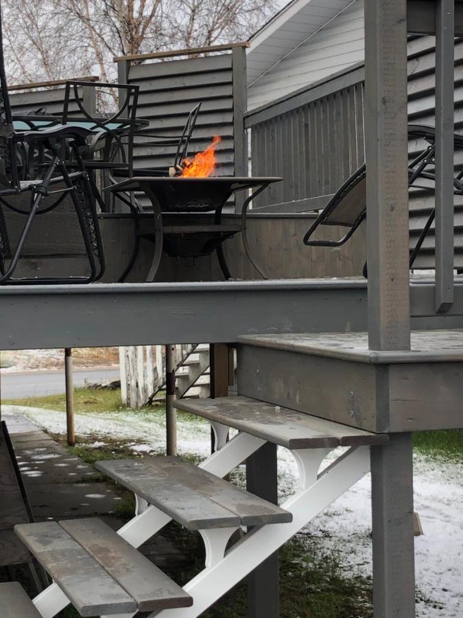 Polar Nights Bed & Breakfast Yellowknife Exterior photo